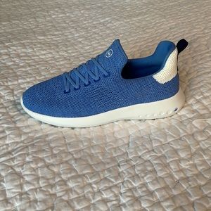 NWOT! Never worn. Peter Millar hyper light glide sneakers